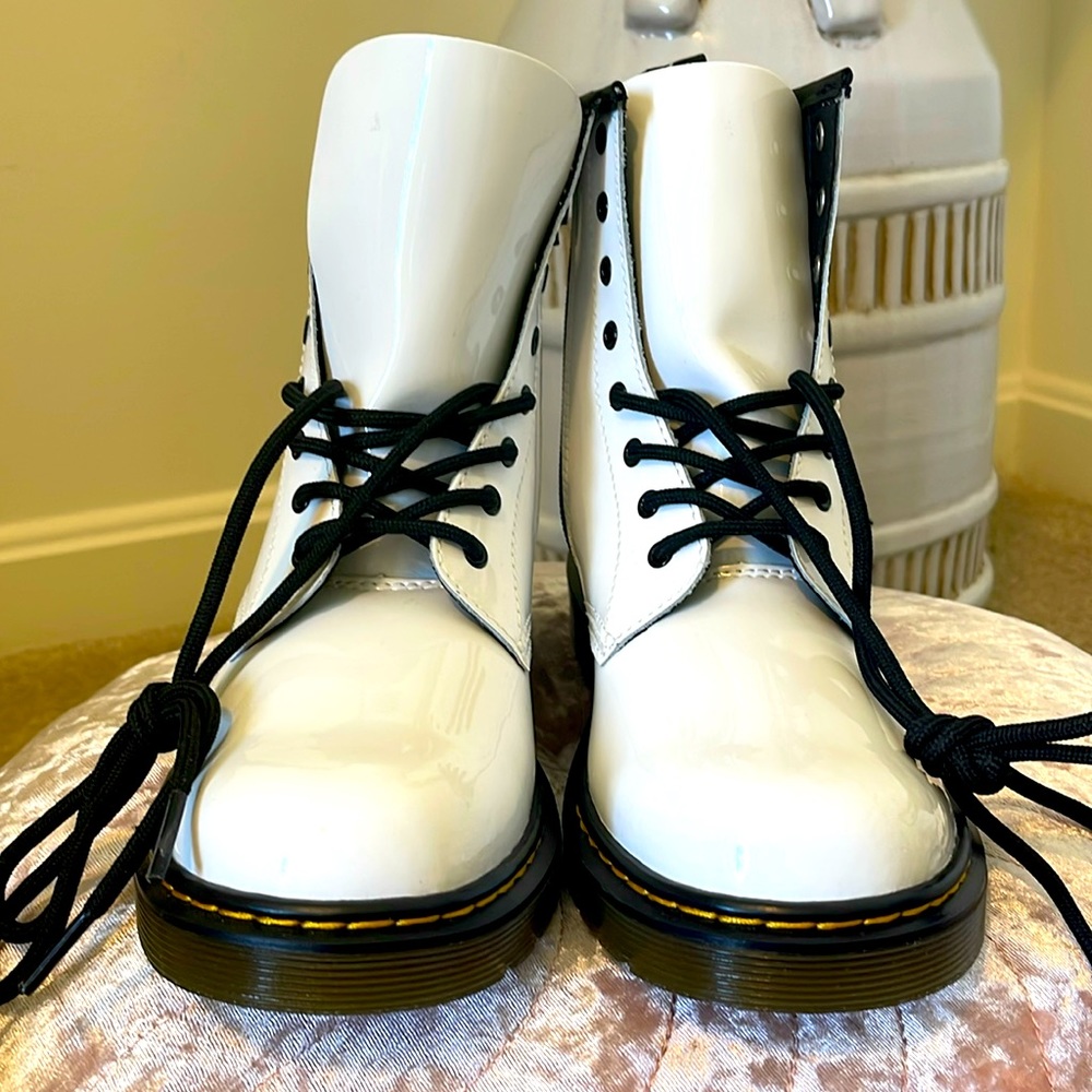 Dr. martens patent leather boots new